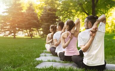 Premieňame pohyb na pomoc: Open Air Joga pre Sandru!