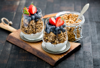 Domácí granola s kardamonem a zázvorem