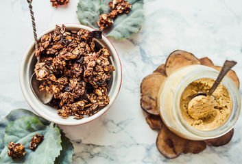 Podzimní arašídová granola