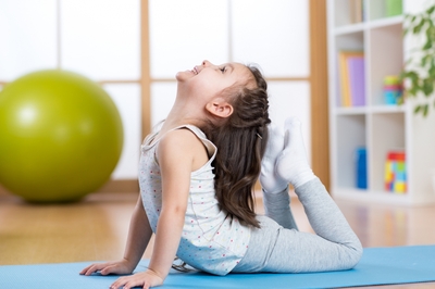 iStock-537378078 jóga děti