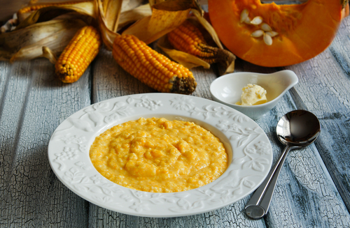 Polenta s pečenou dýní a plísňovým sýrem