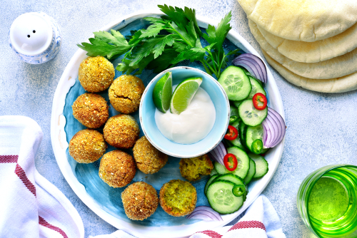 Falafel s jogurtovým dipem