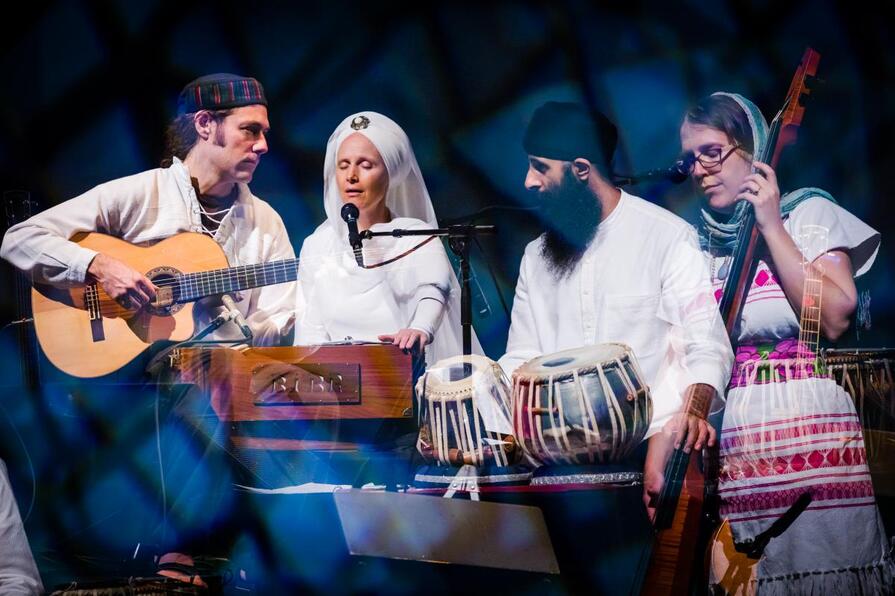 Turné Snatam Kaur „Light of the Beloved“